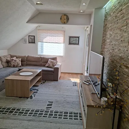 Zlatiste Apartment *